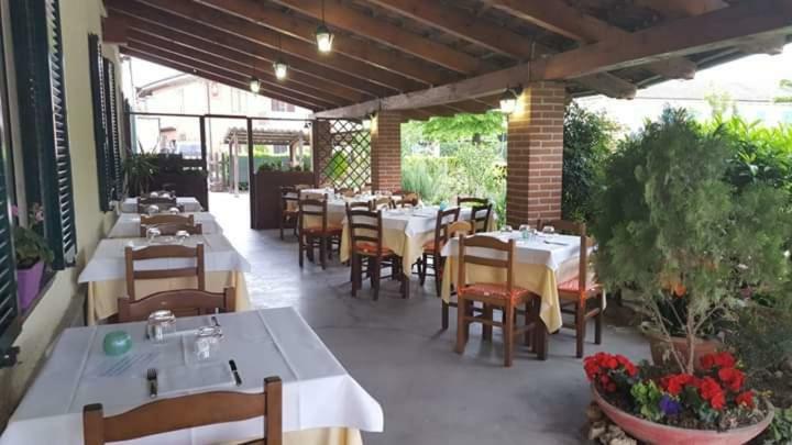 Locanda Della Luna Rossa Calosso 외부 사진