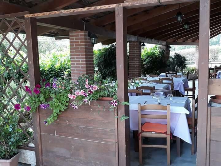 Locanda Della Luna Rossa Calosso 외부 사진